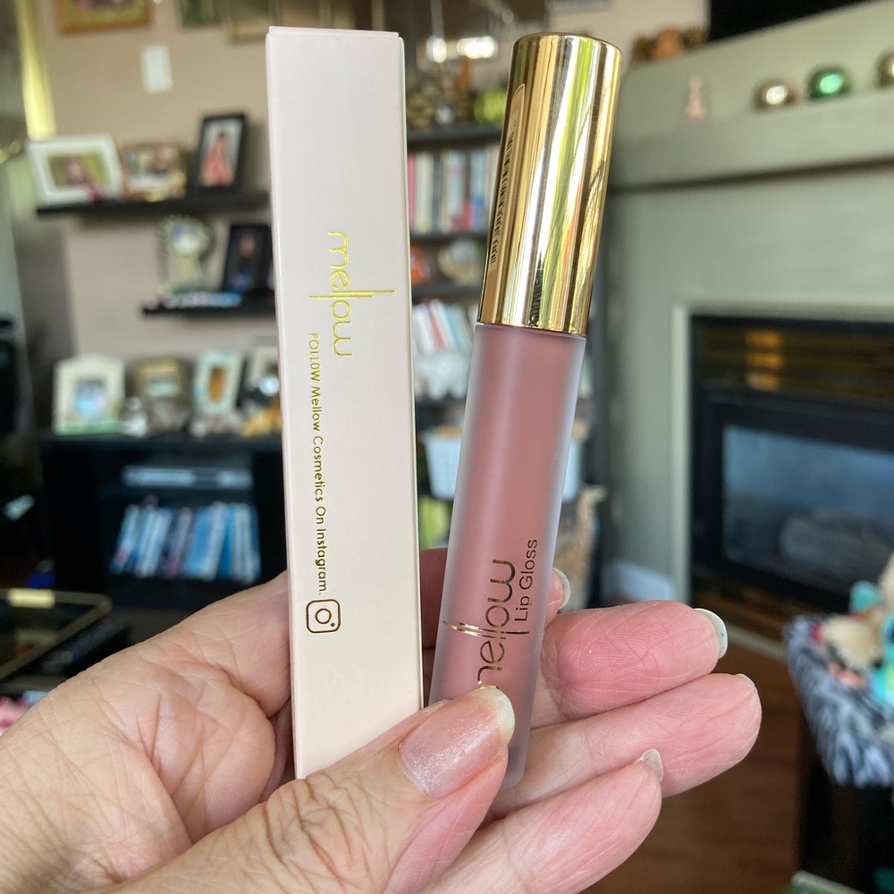 Mellow Cosmetics Lip Gloss In Colour St Tropez.